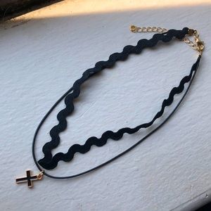 Choker with cross